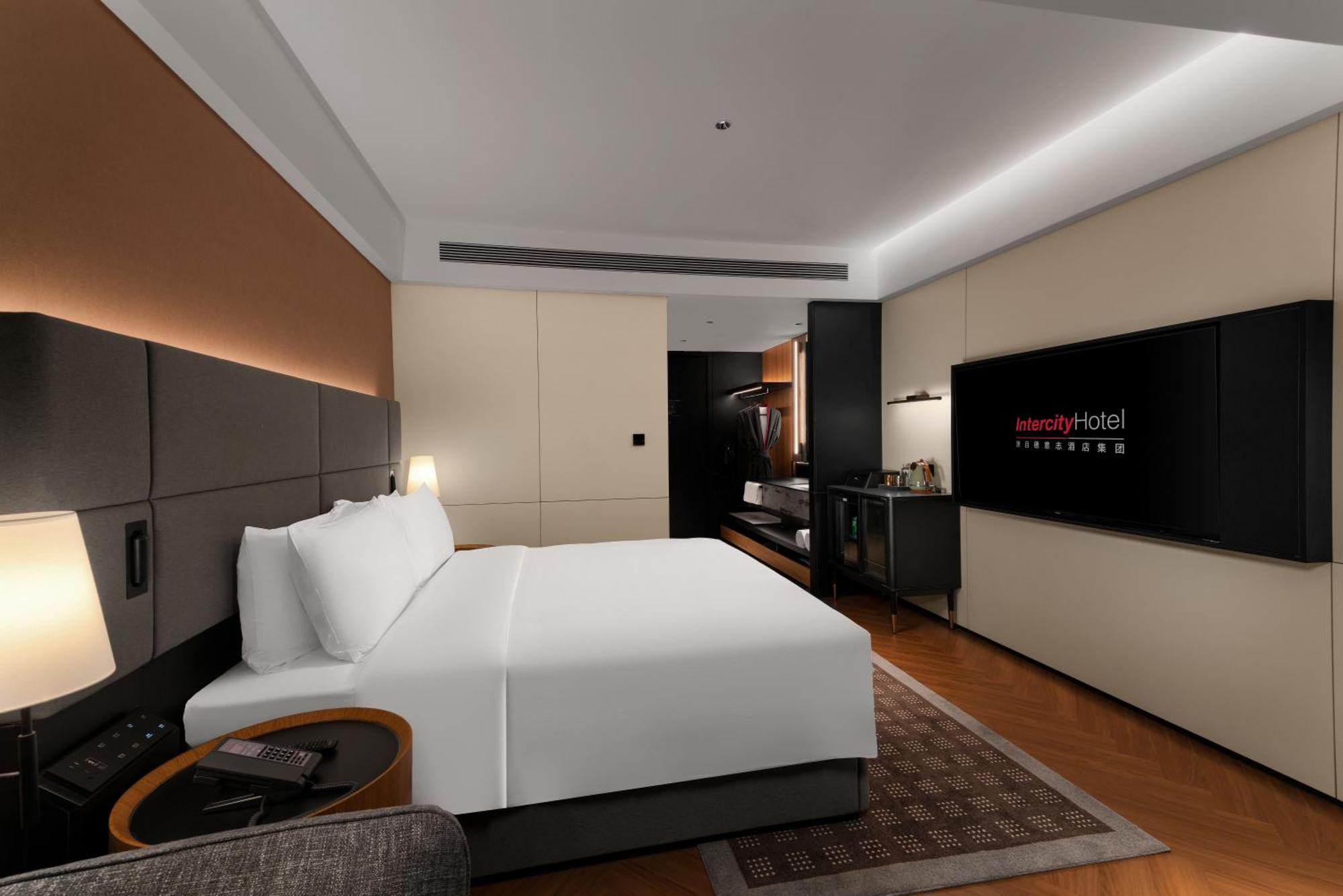 Intercity Hotel Guangzhou South Railway Station - Free Minibar Including Erdinger Weissbier Ngoại thất bức ảnh